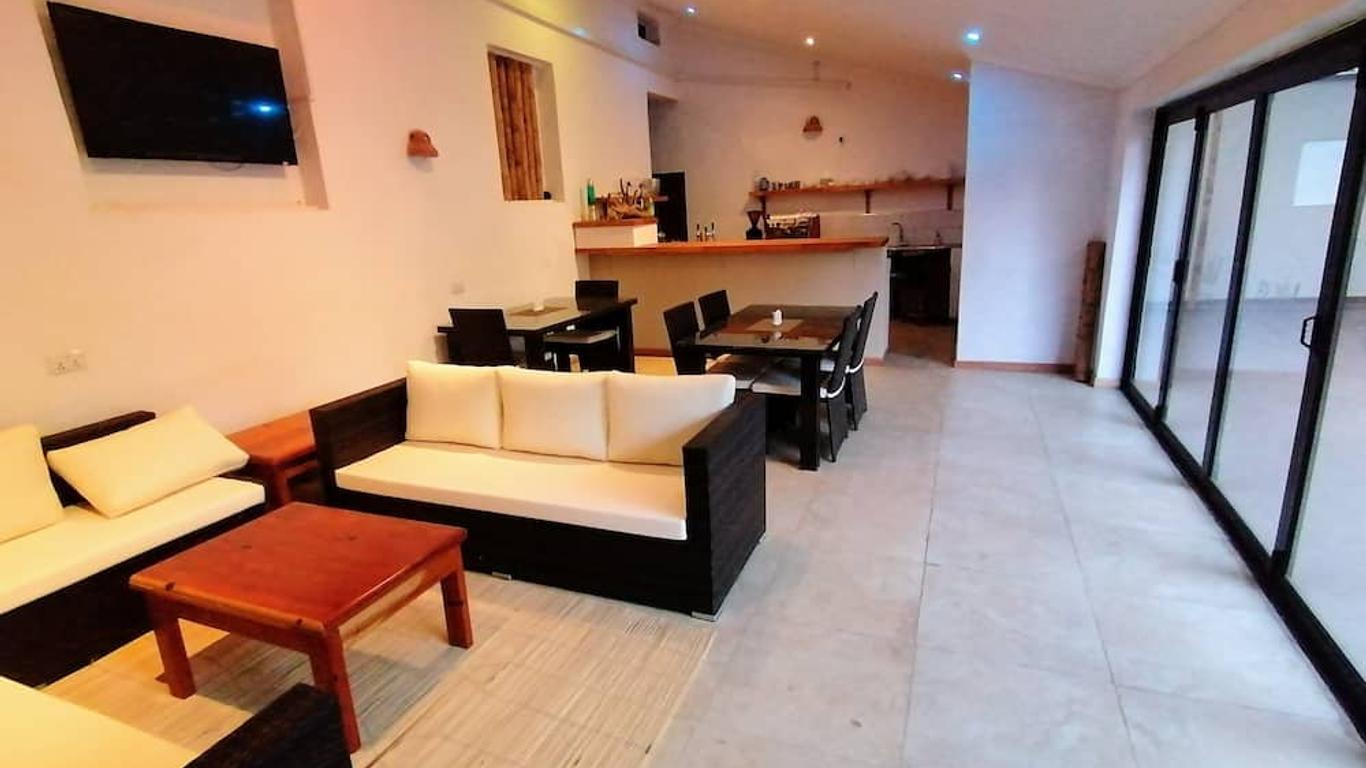 Villa 33