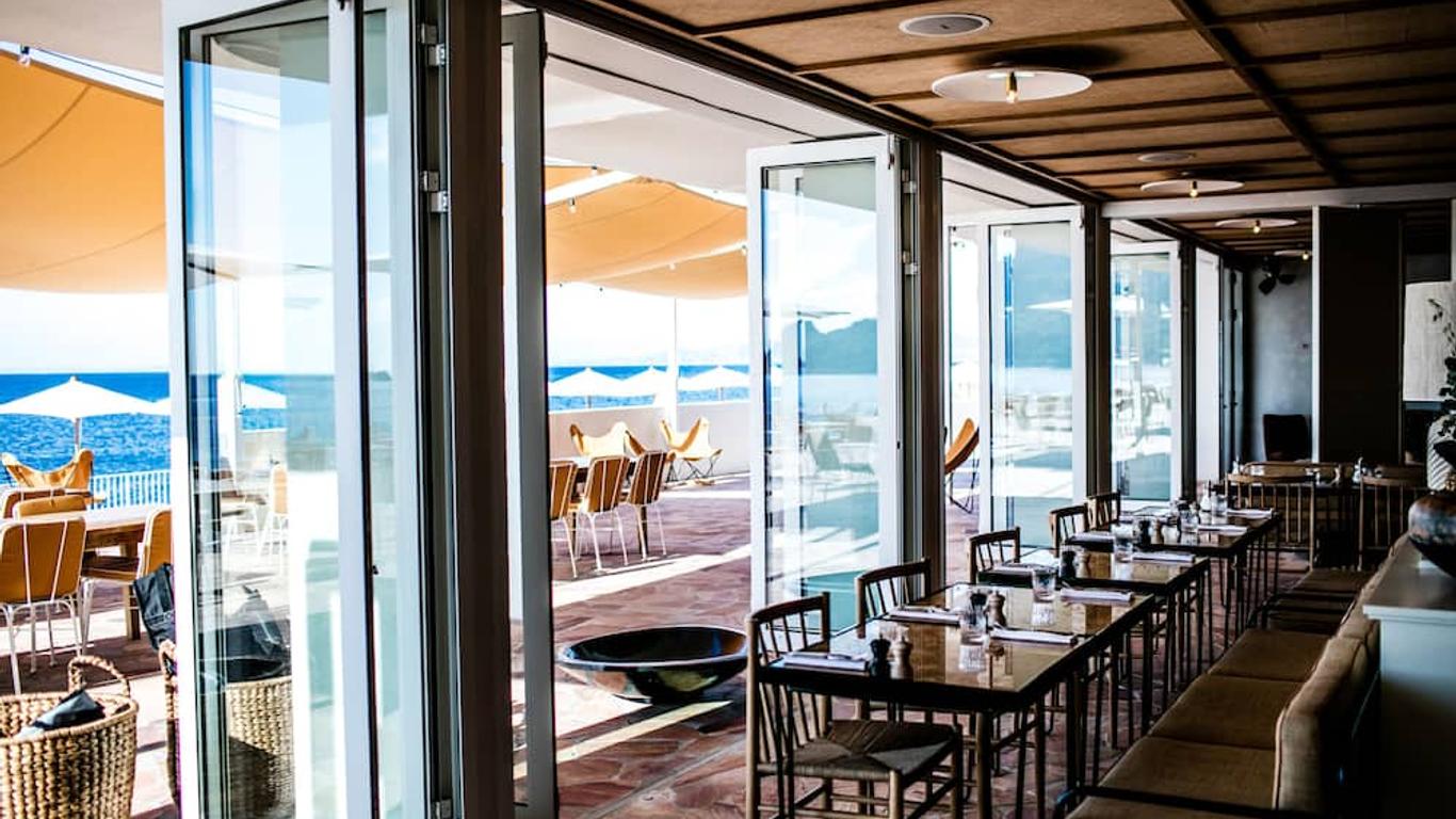 Les Roches Rouges, a Beaumier Hotel