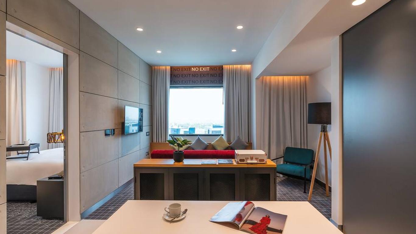 Studio One Hotel