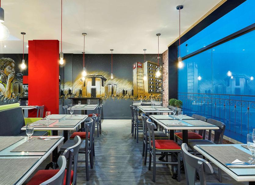 Restaurant Photo