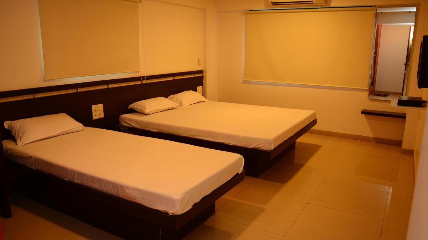 Hotel Palms Residency