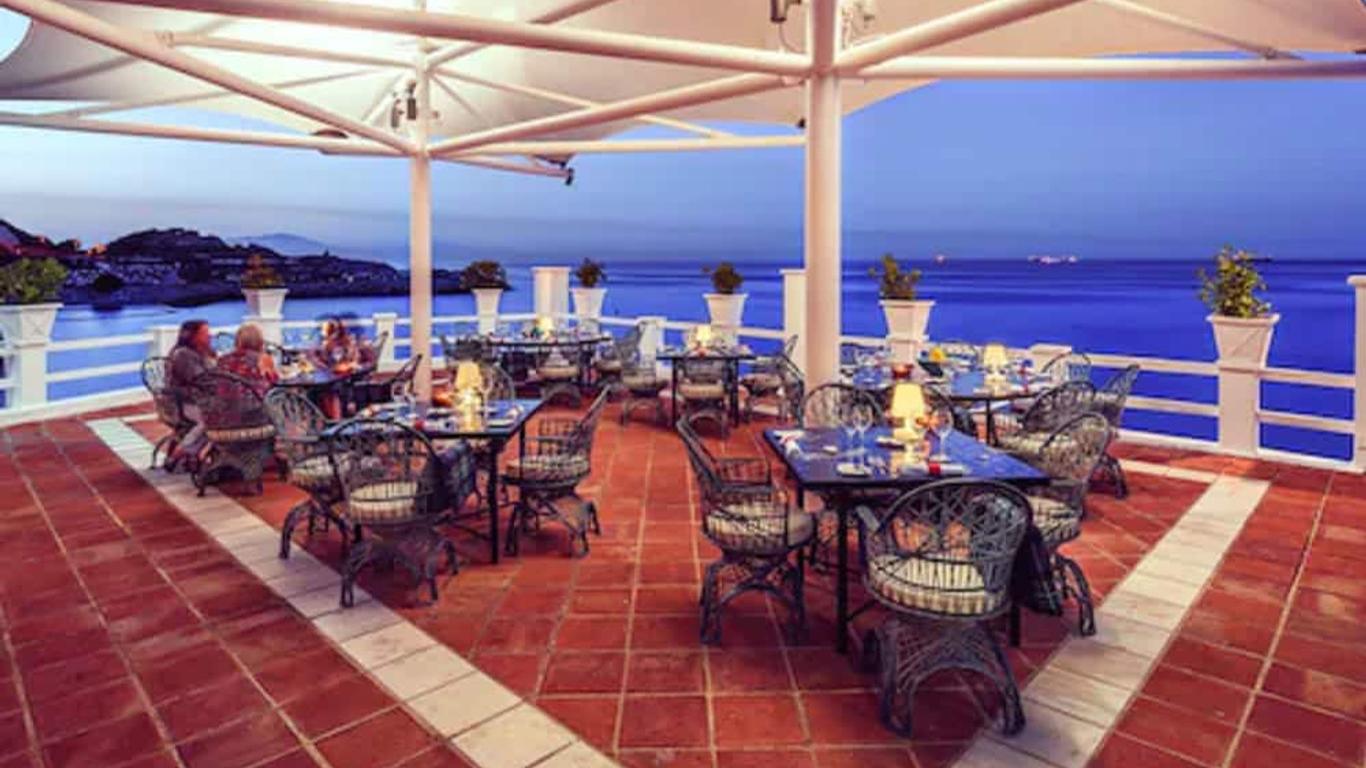 The Caleta Health, Beauty and Conference Centre