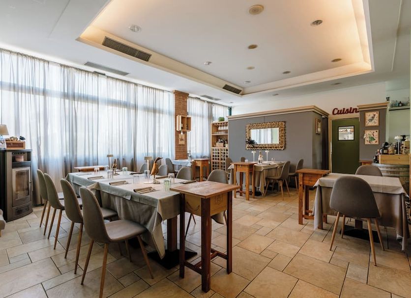 Restaurant Photo