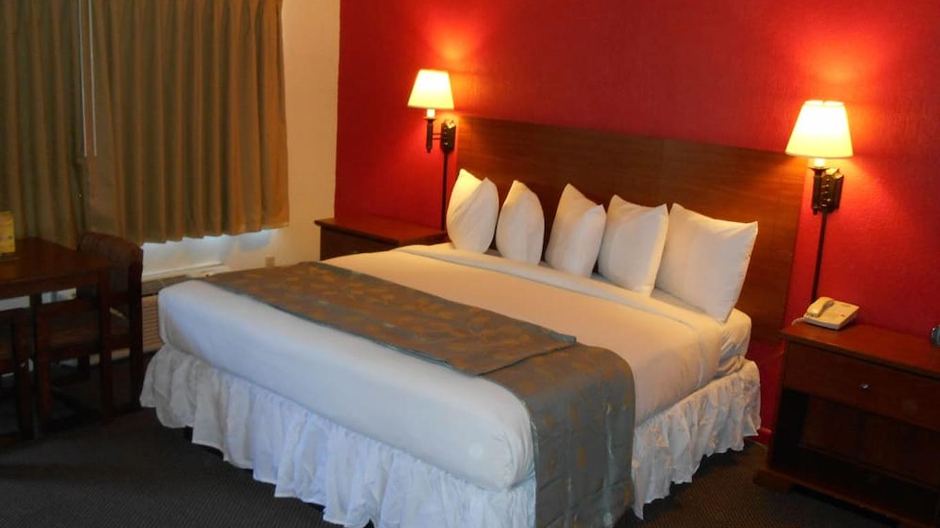 Econo Lodge Inn & Suites