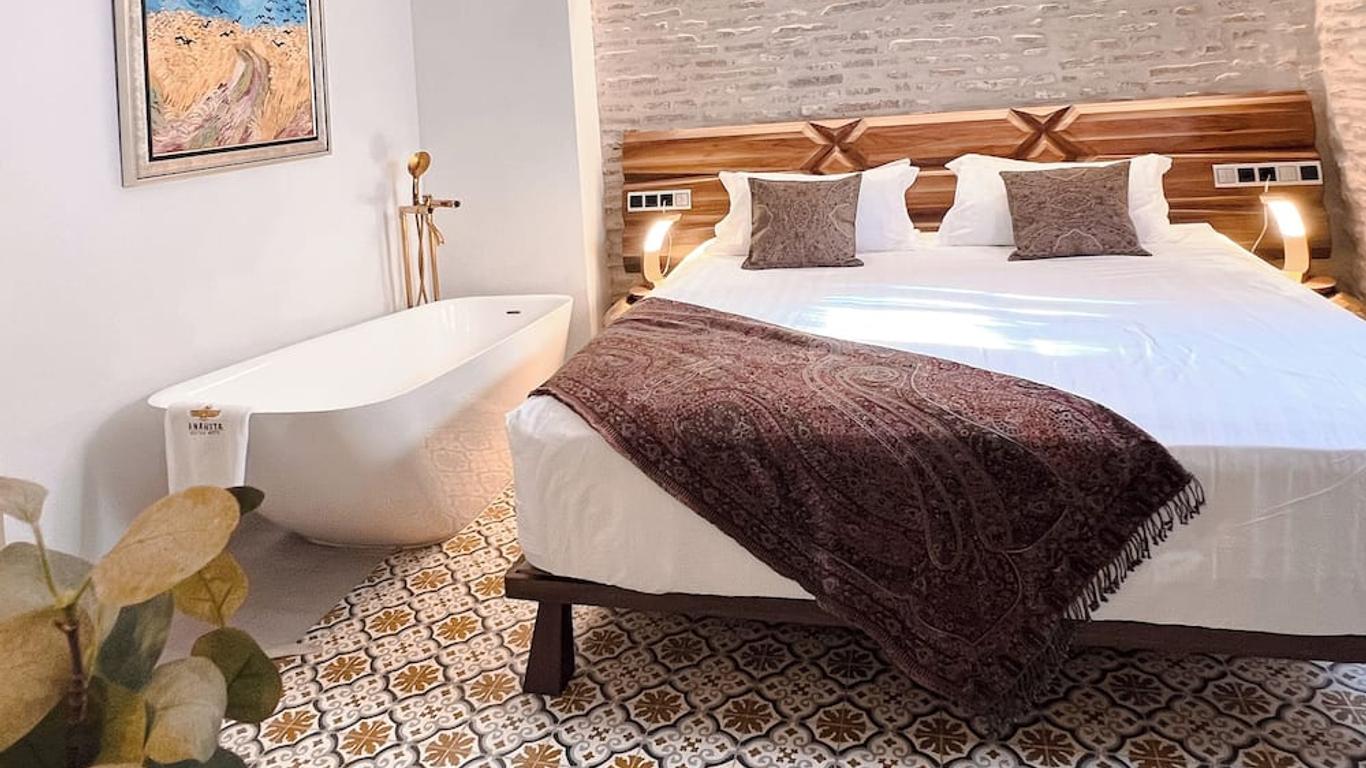 Anahita Boutique Hotel
