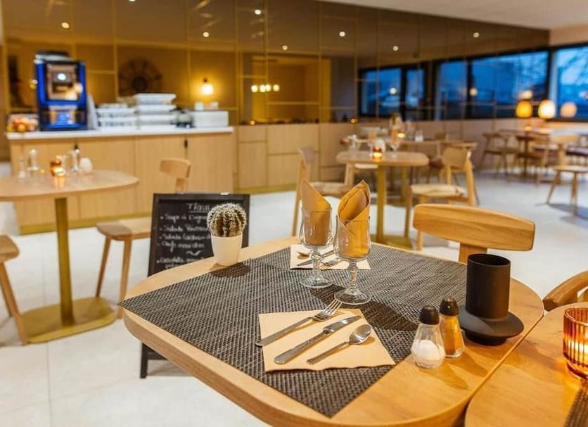 Restaurant Photo