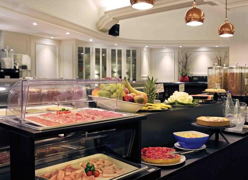 Buffet Photo