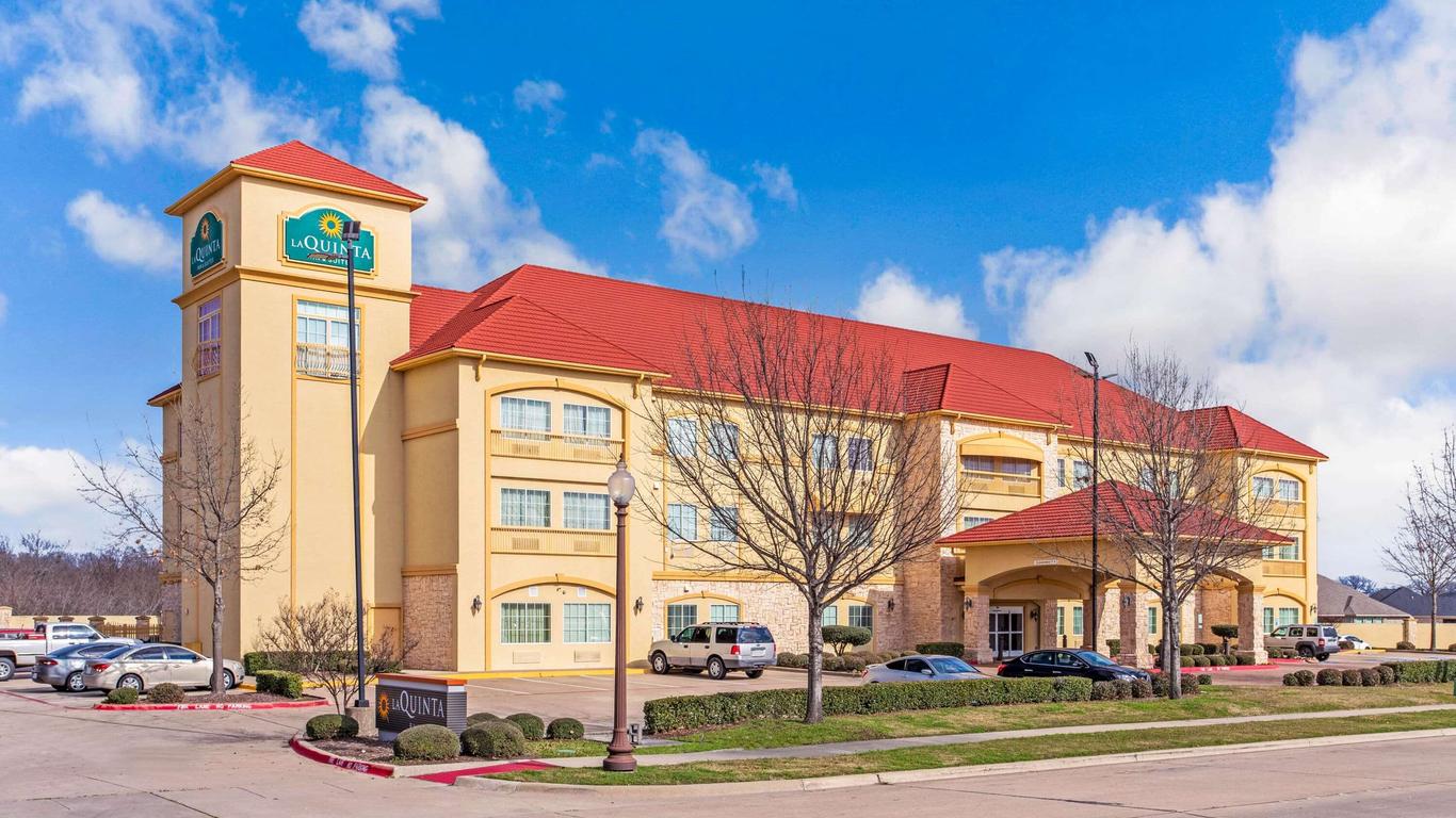 La Quinta Inn & Suites by Wyndham Ennis