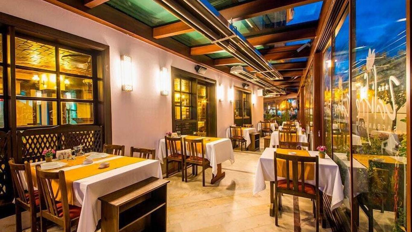 Zalifre Hotel