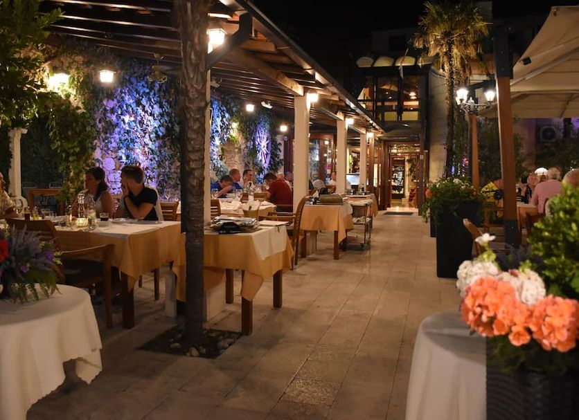 Restaurant Photo