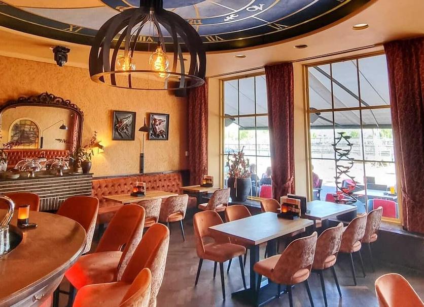 Restaurant Photo
