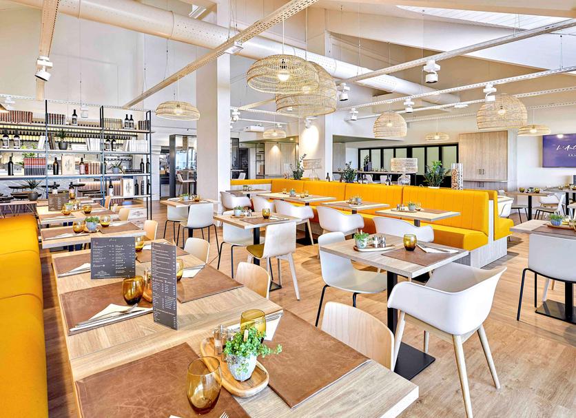 Restaurant Photo