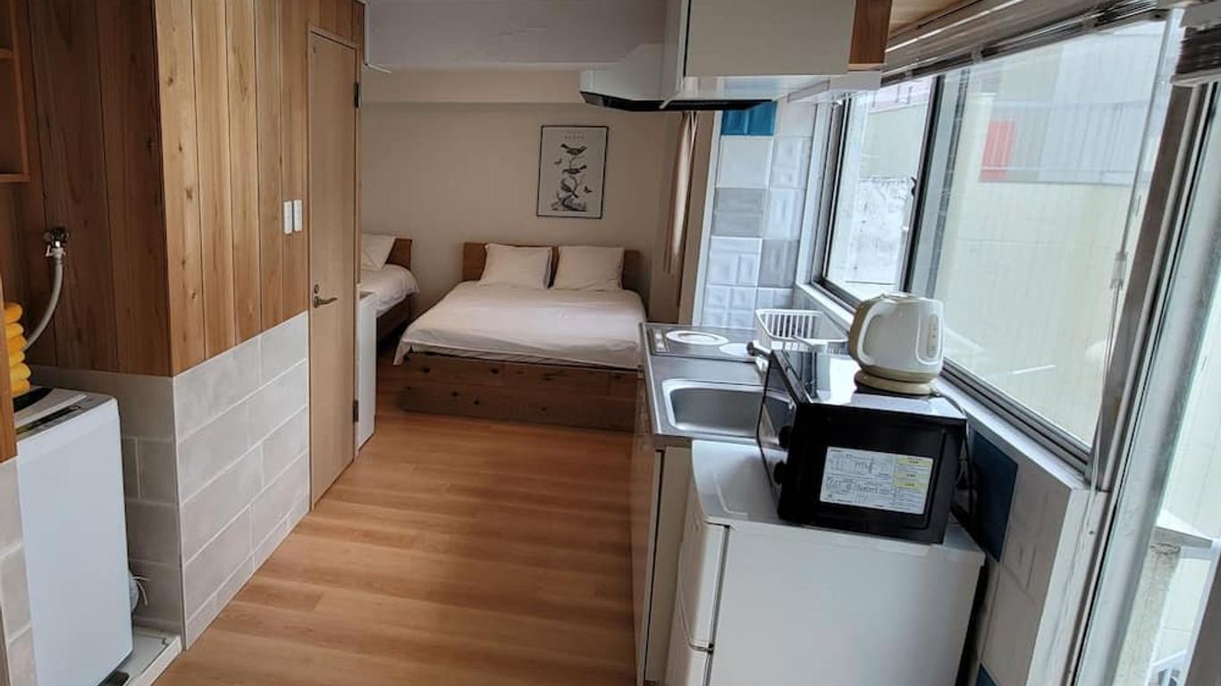 Rhodes Kagurazaka Hotel