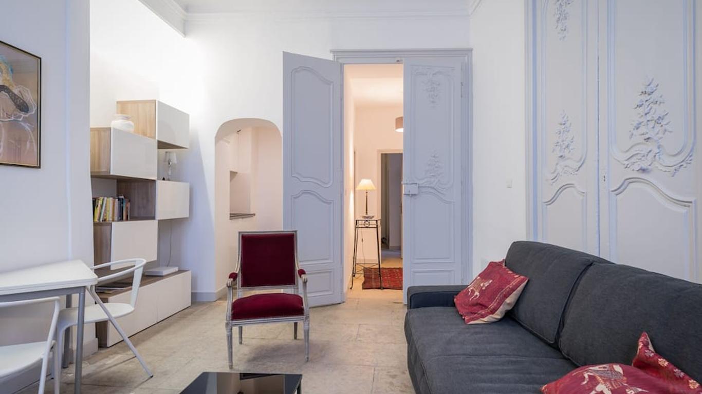 La Canourgue, Appart de charme ,Parking gratuit