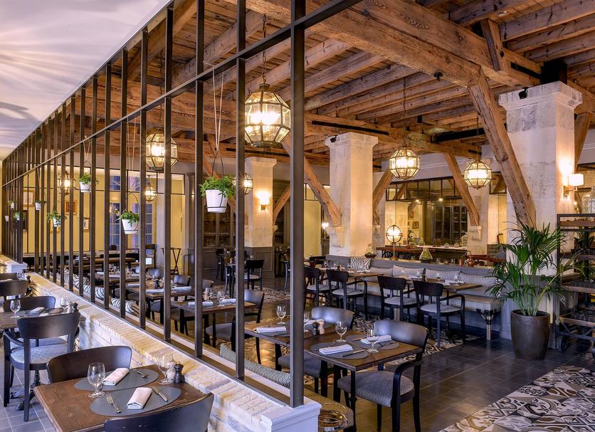 Restaurant Photo