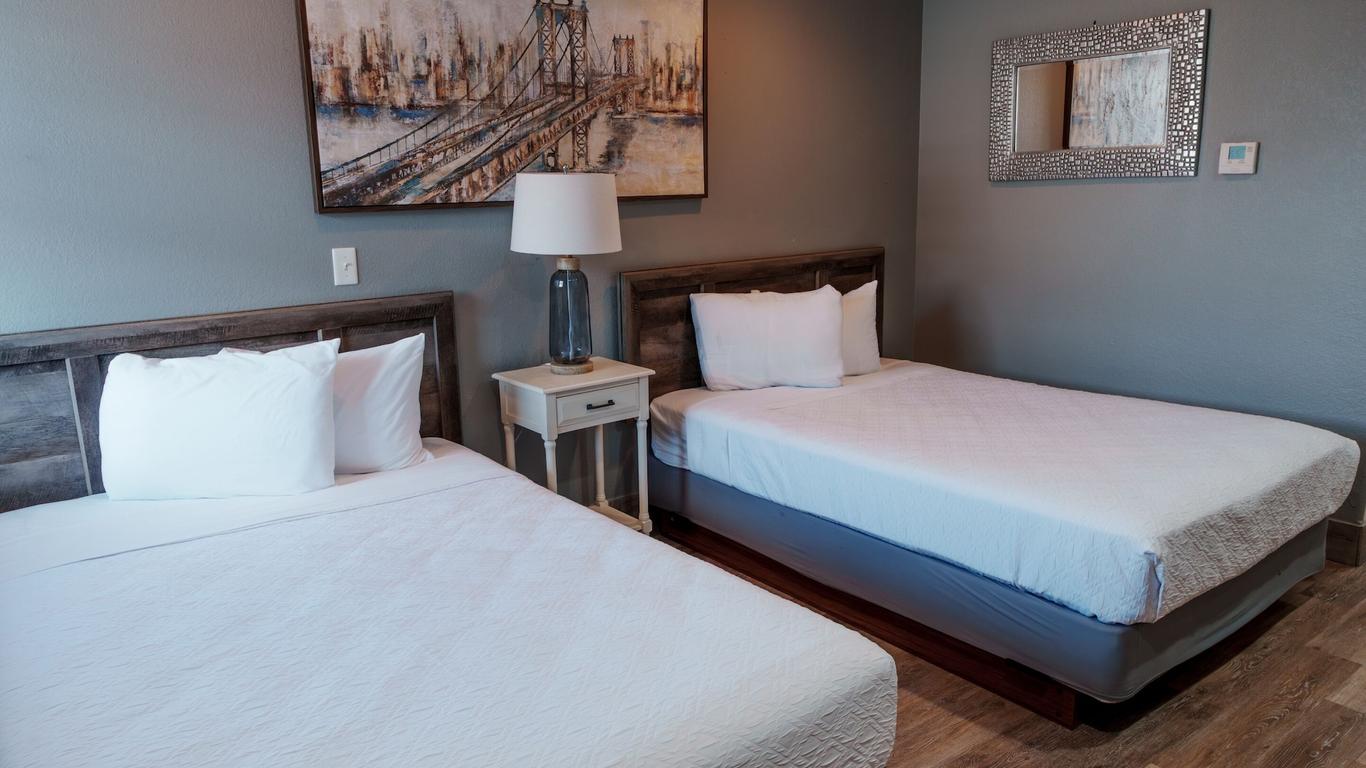 Price Pointe Inn