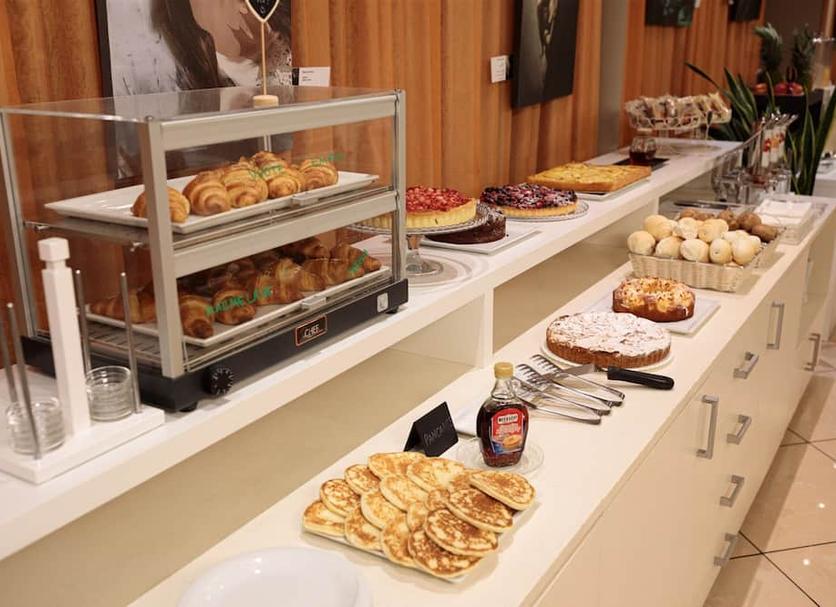 Buffet Photo