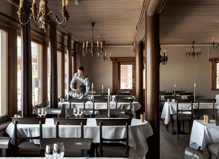 Restaurant Photo