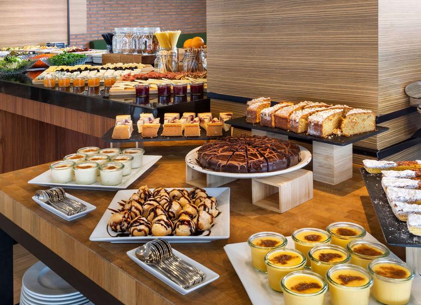 Buffet Photo