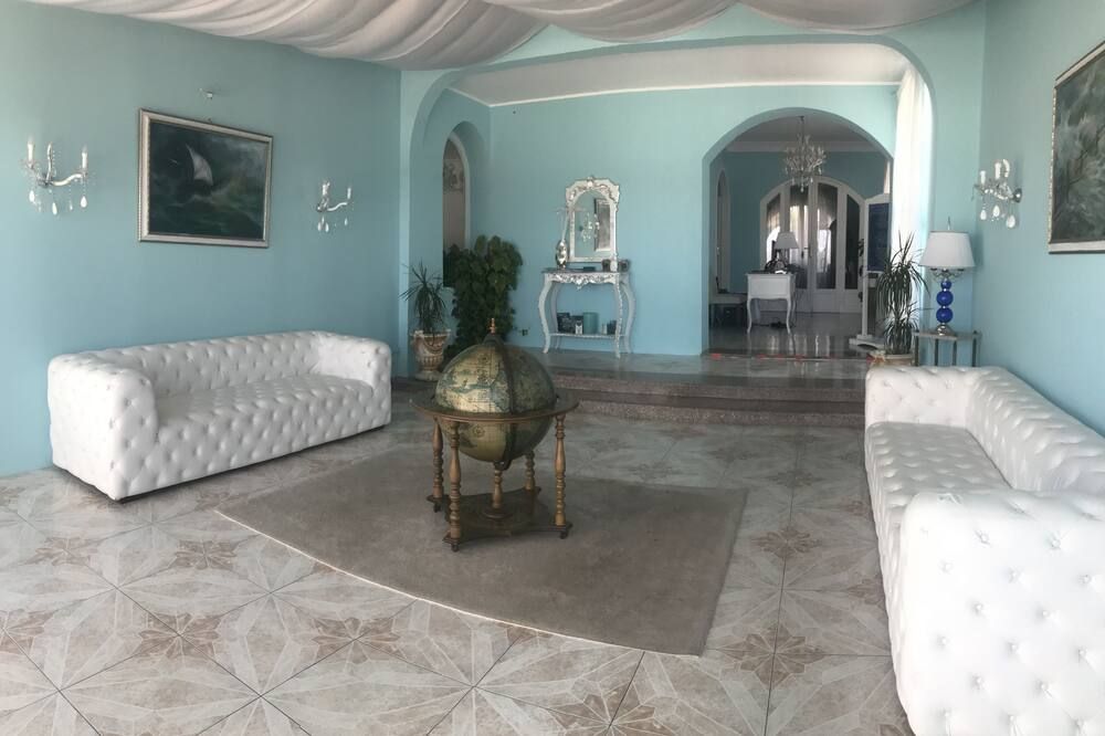 Salon