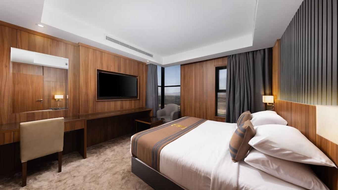 E Hotel
