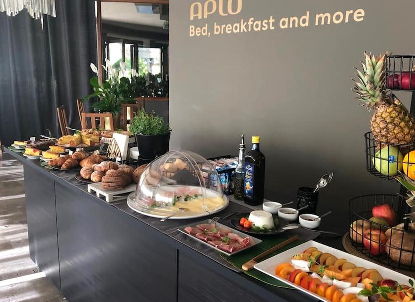 Buffet Photo
