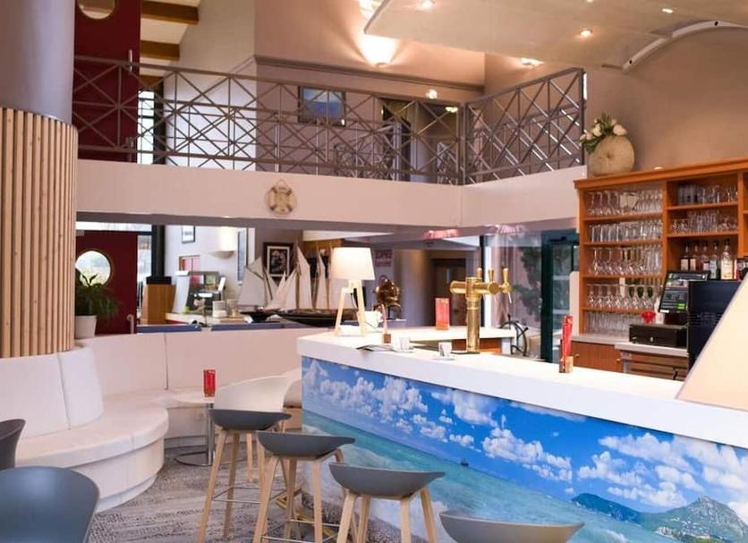 Bar Photo