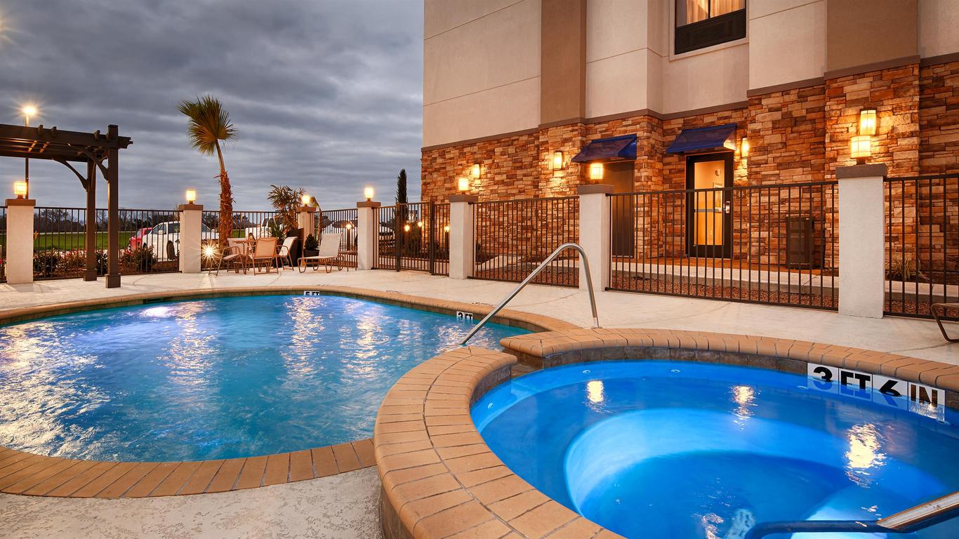 Best Western Plus Flatonia Inn