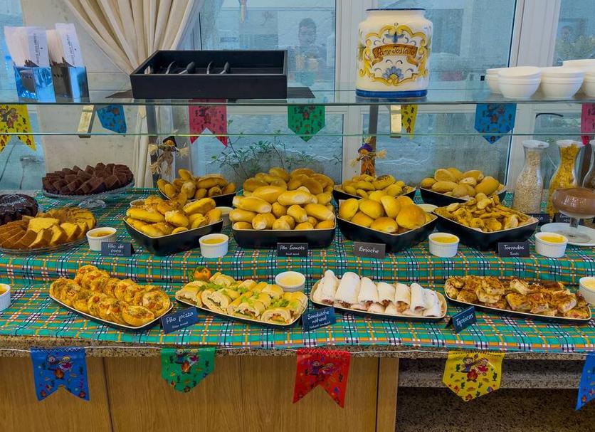 Buffet Photo
