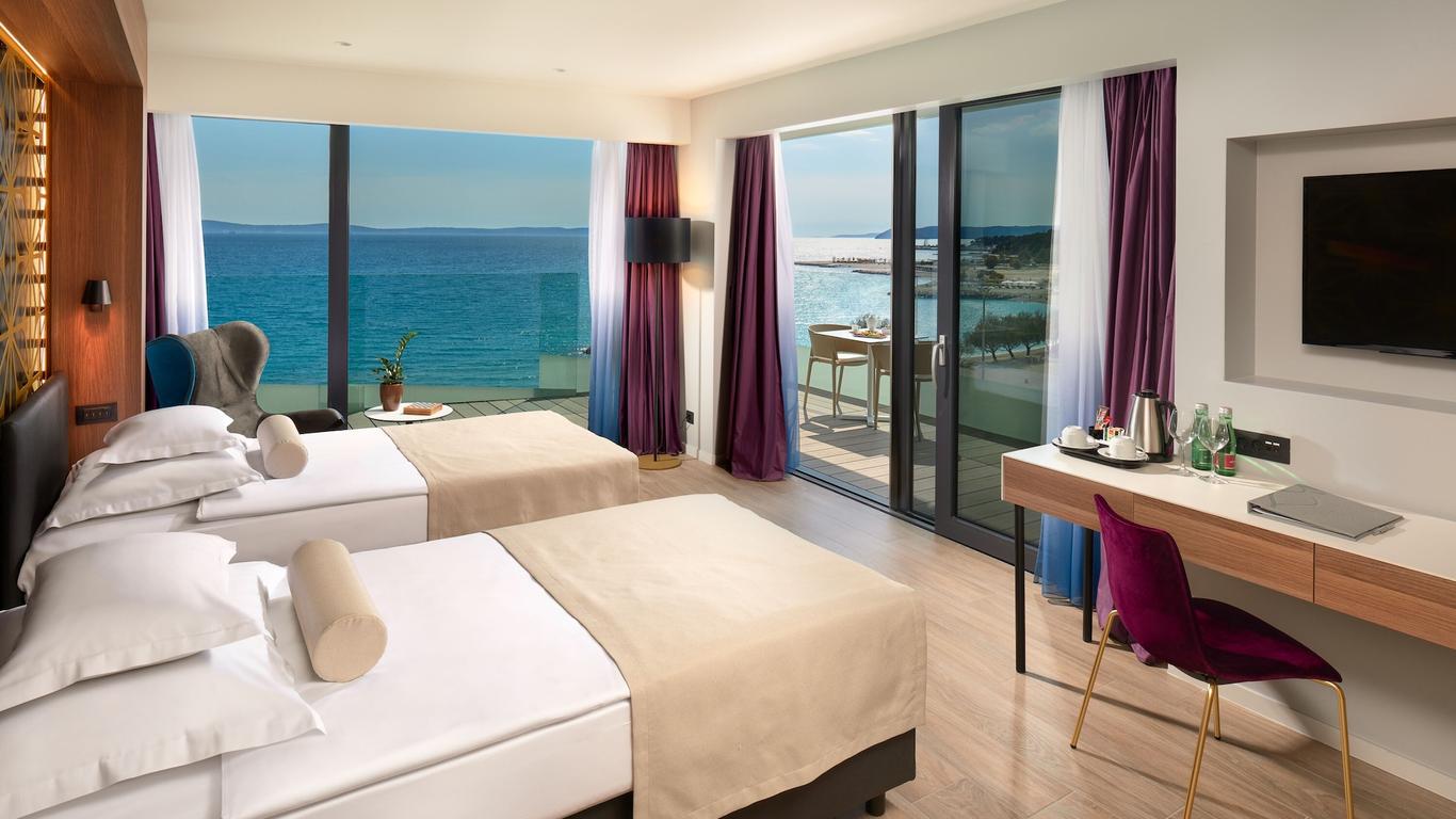 Amphora Hotel