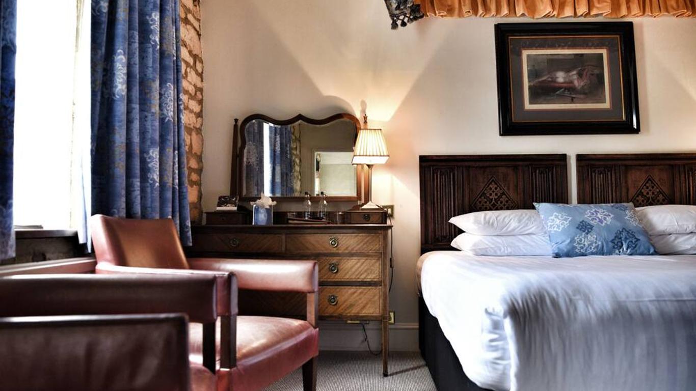 Noel Arms Hotel