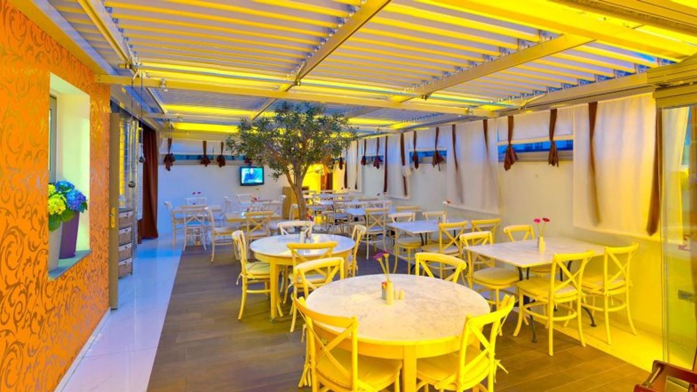 Habitat Hotel
