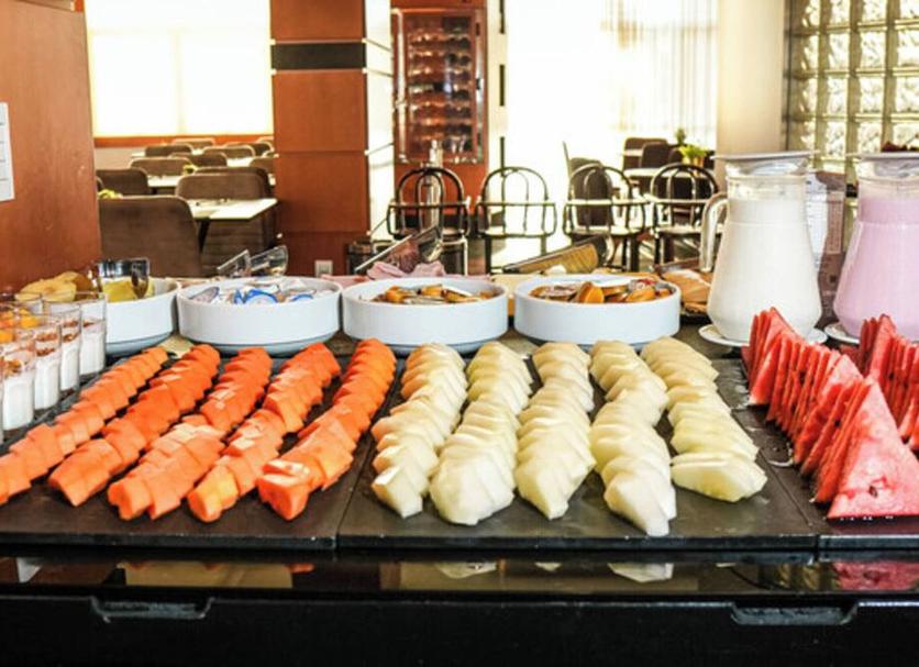Buffet Photo