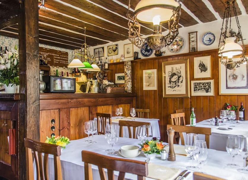 Restaurant Photo