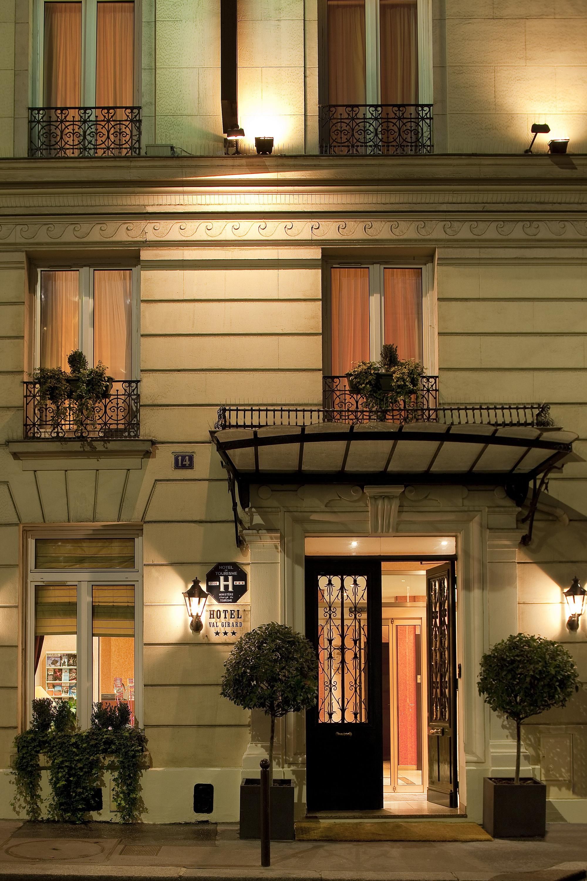 Hôtel Val Girard à partir de 86 €. Hôtels à Paris KAYAK