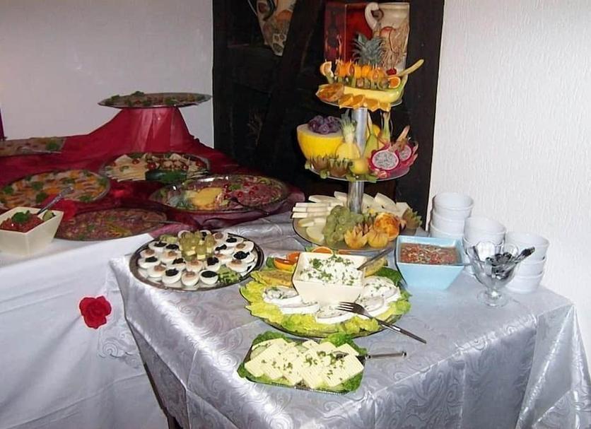 Buffet Photo