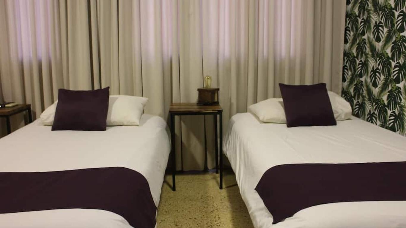 City Hotel