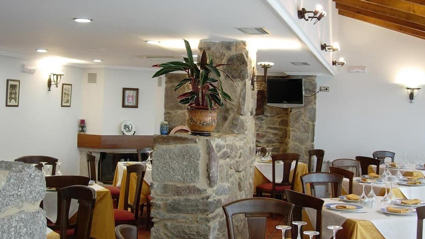 Hotel Caldelas Sacra-pension rustica 3 estrellas