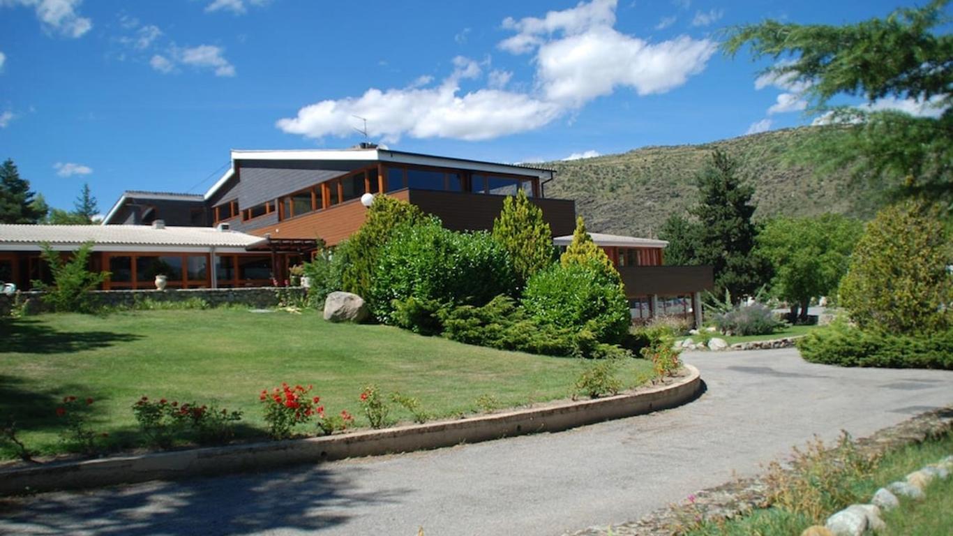 Village Club D' Yravals