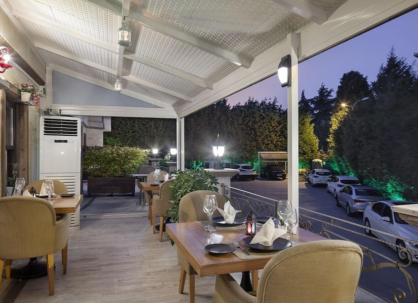 Restaurant Photo