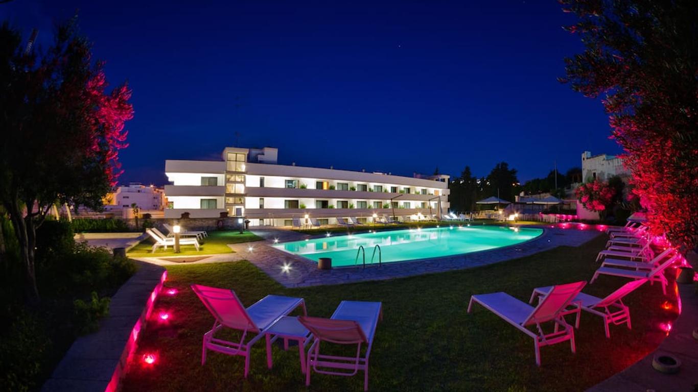 Vittoria Resort Pool & Spa