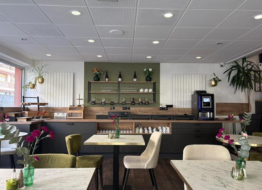 Restaurant Photo