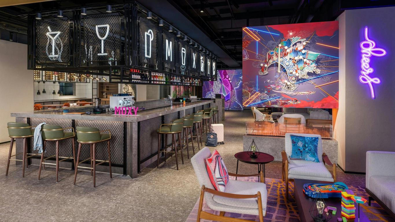 Moxy Suzhou City Centre