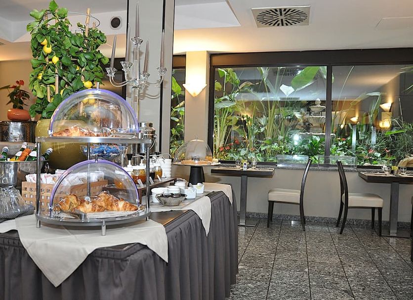 Buffet Photo