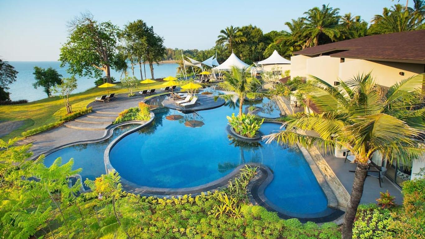 The Shellsea Krabi Luxury Beach Front Resort & Pool Villa