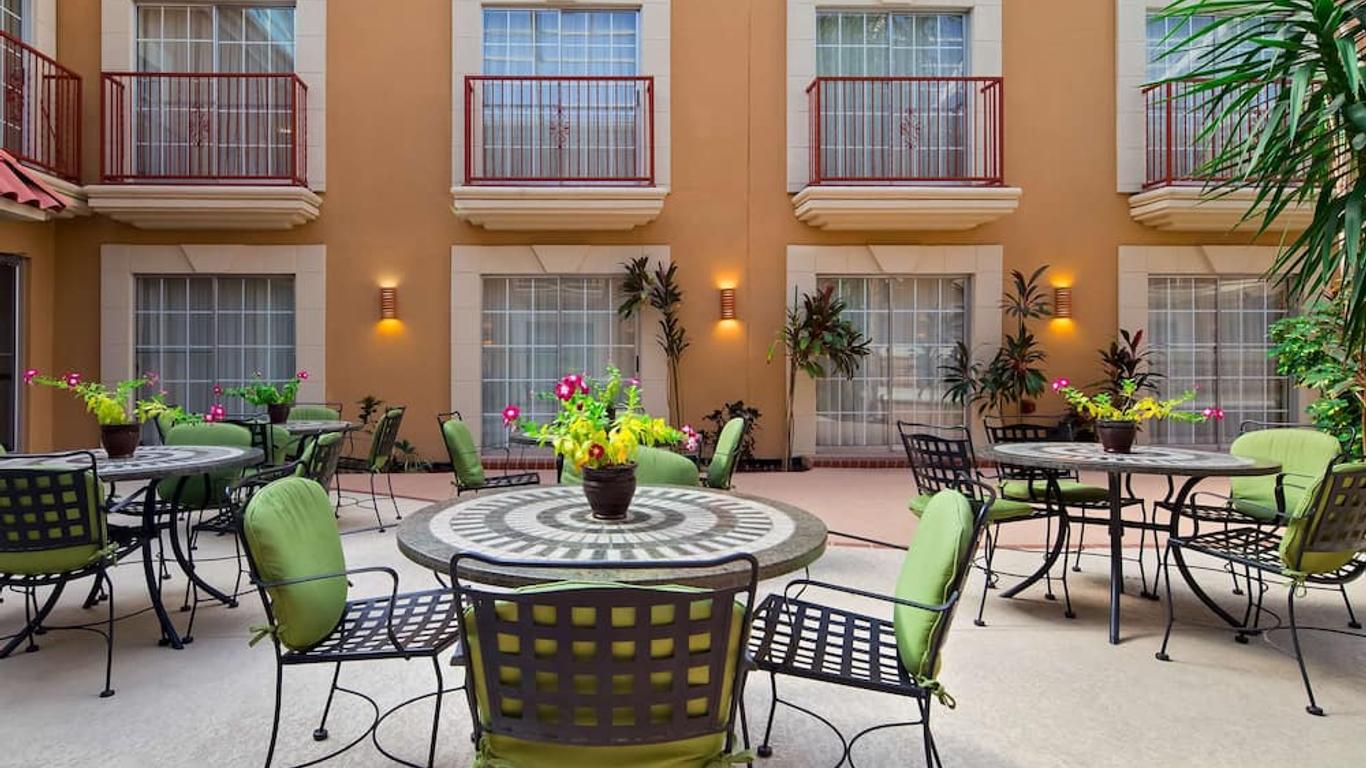 Best Western Plus Atrium Inn