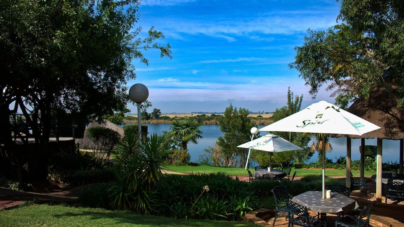 The Waterfront Country Lodge