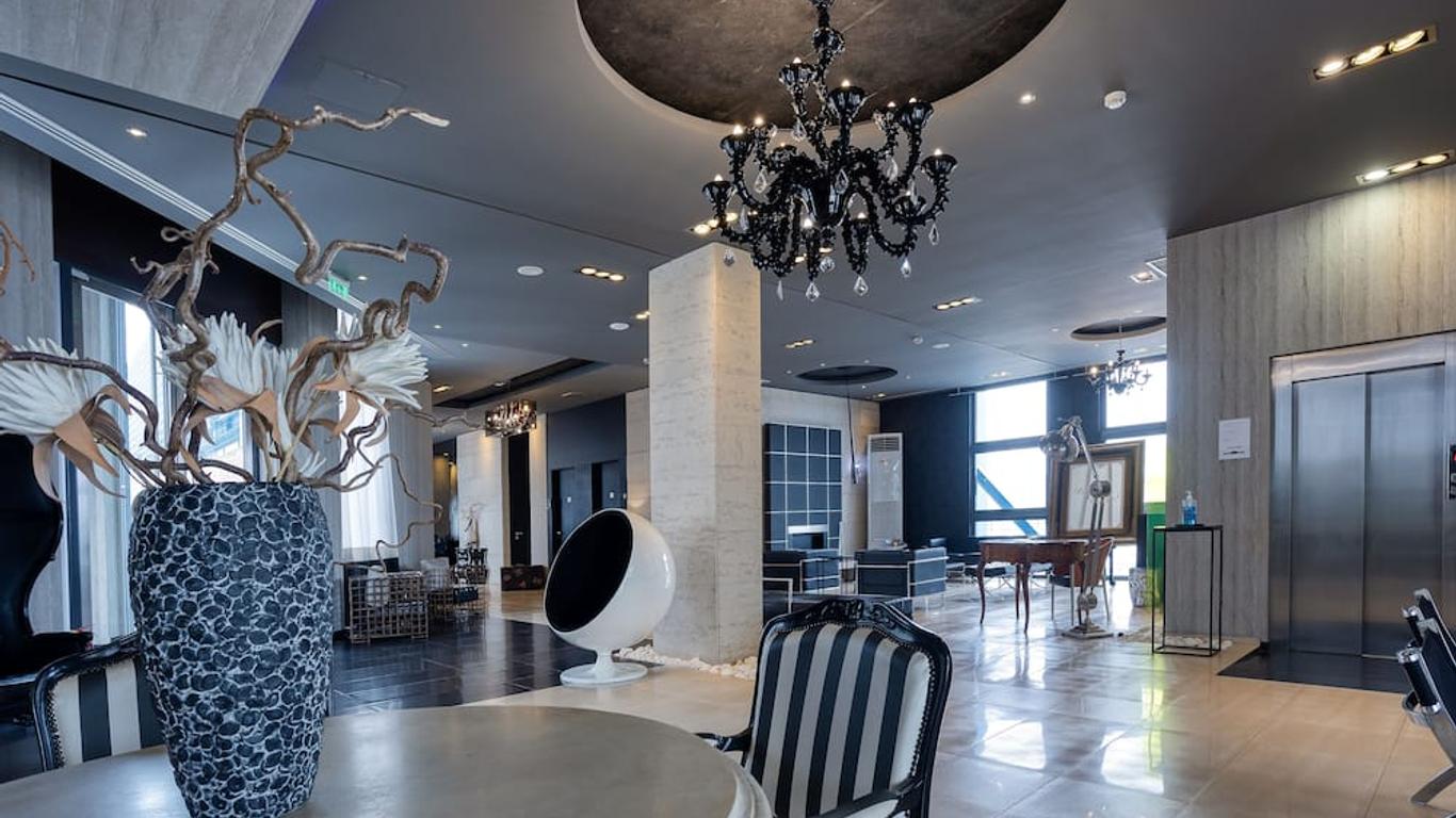 Gallery Art Hotel