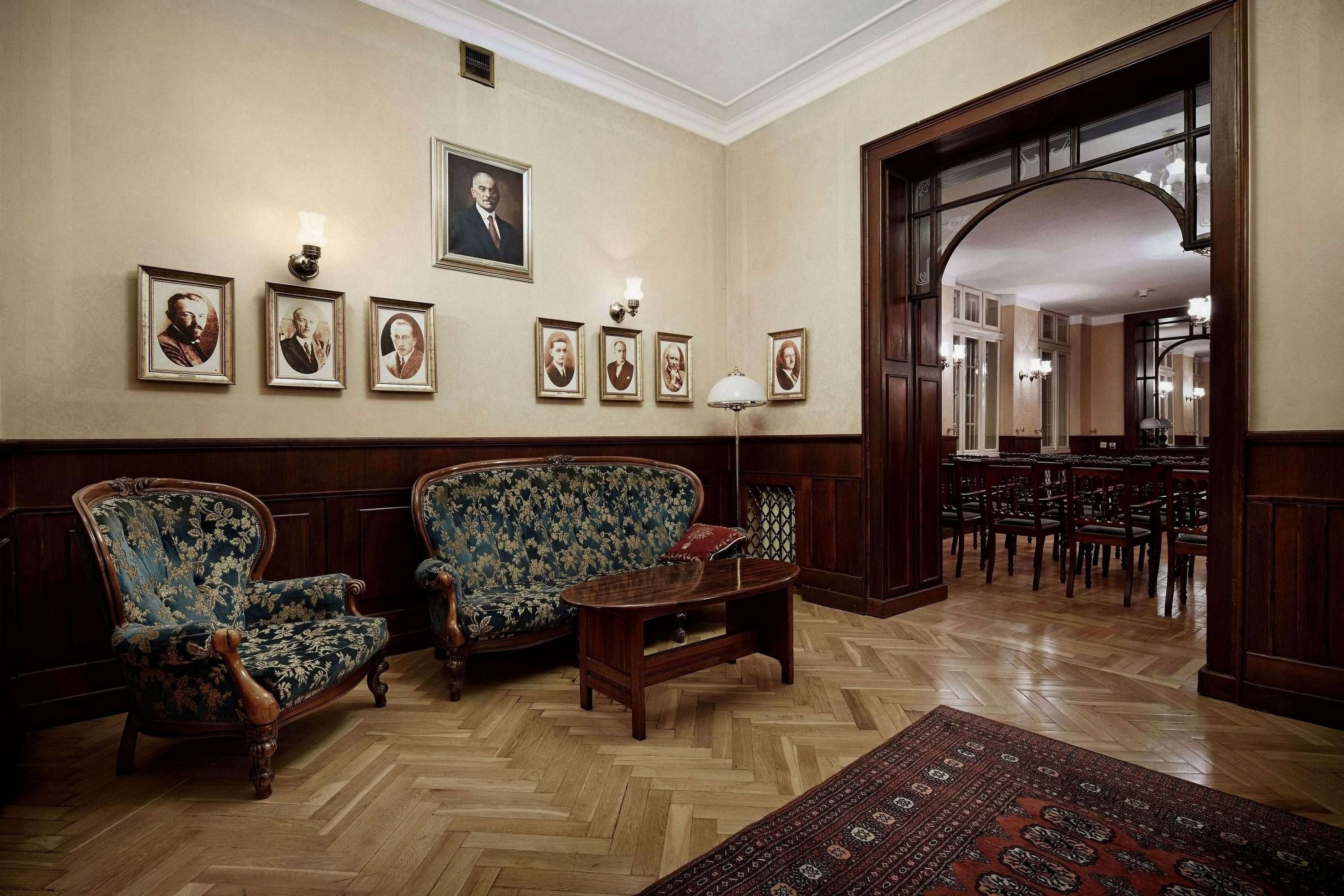 Salon