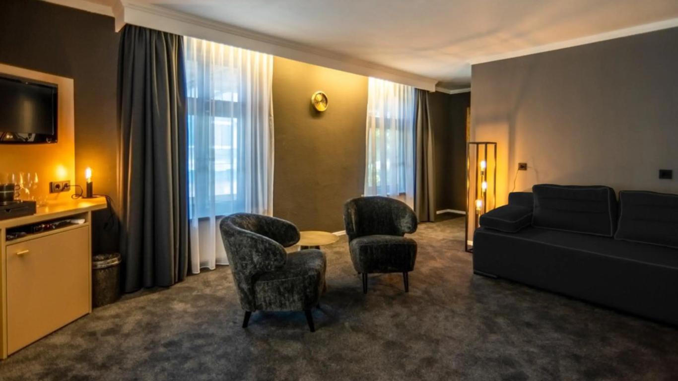 Square Boutique Hotel & Brasserie